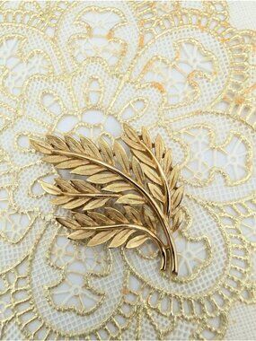 Vtg. Crown Trifari Brooch Leaves branch brushed gold tone mid century 50s